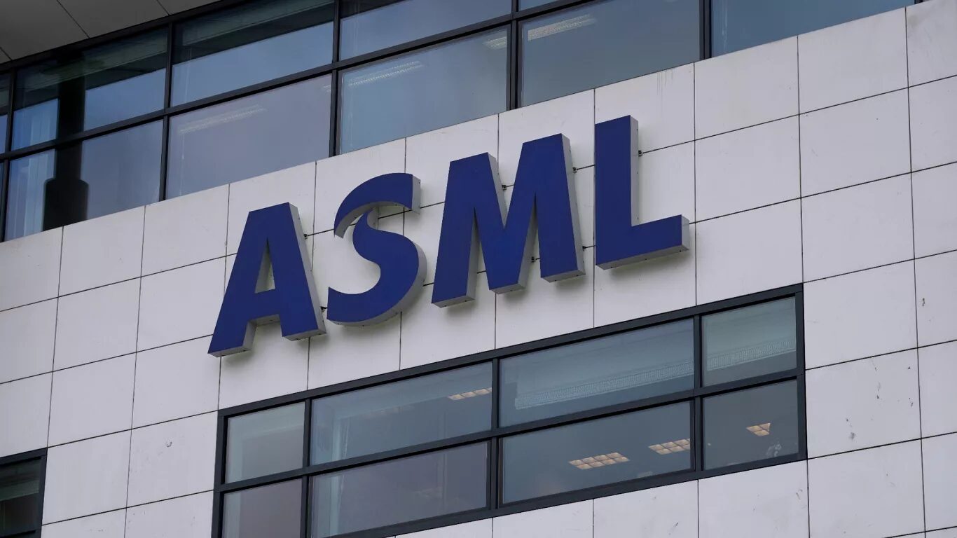Hollanda’da ASML’nin ‘hassas’ bilgilerini Rusya’ya ileten kişiye 3 yıl hapis